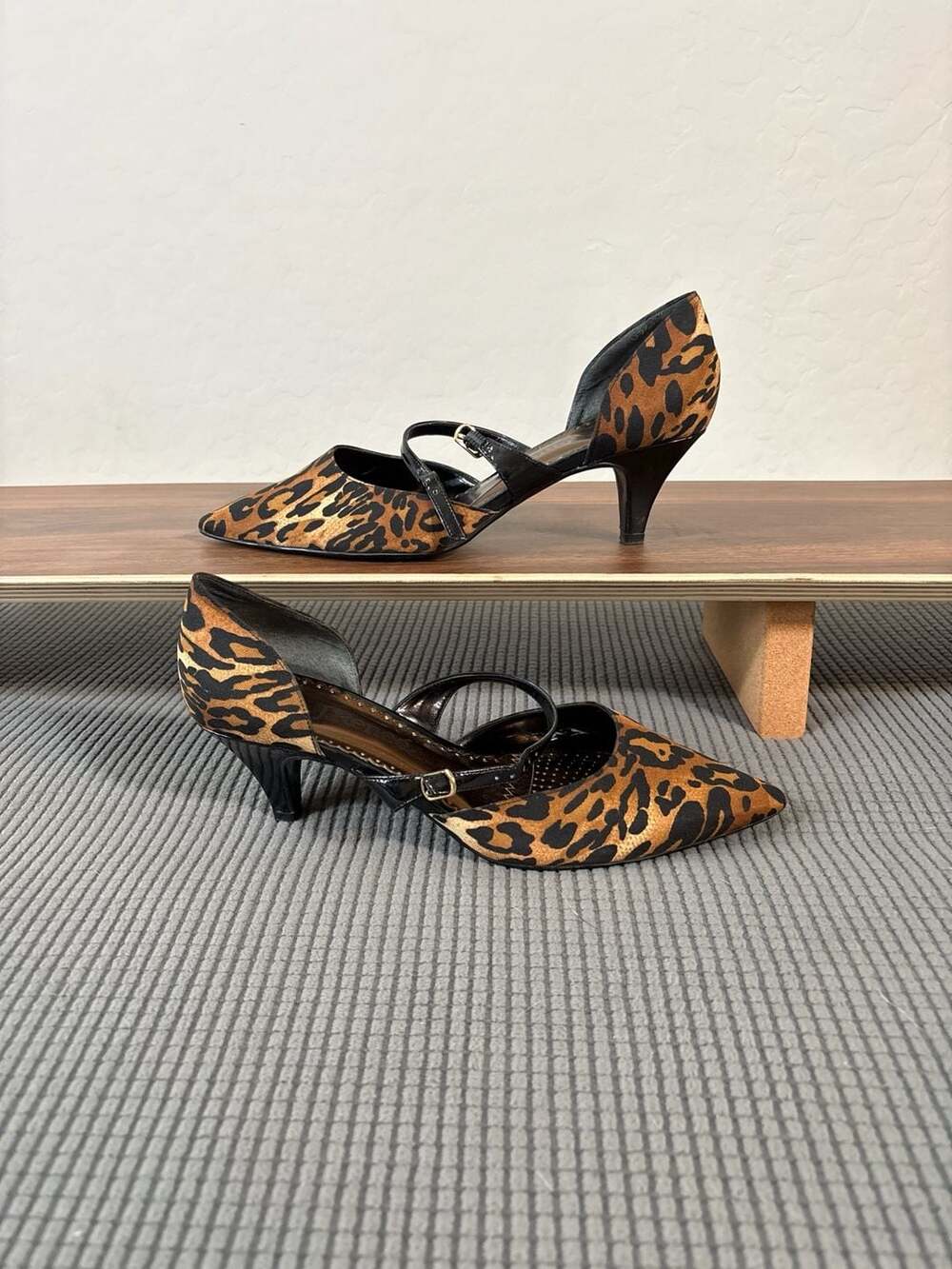 J. Renee Kari Leopard Print Pointed Toe D'Orsay Mary Jane Kitten Heels - Picture 3 of 7